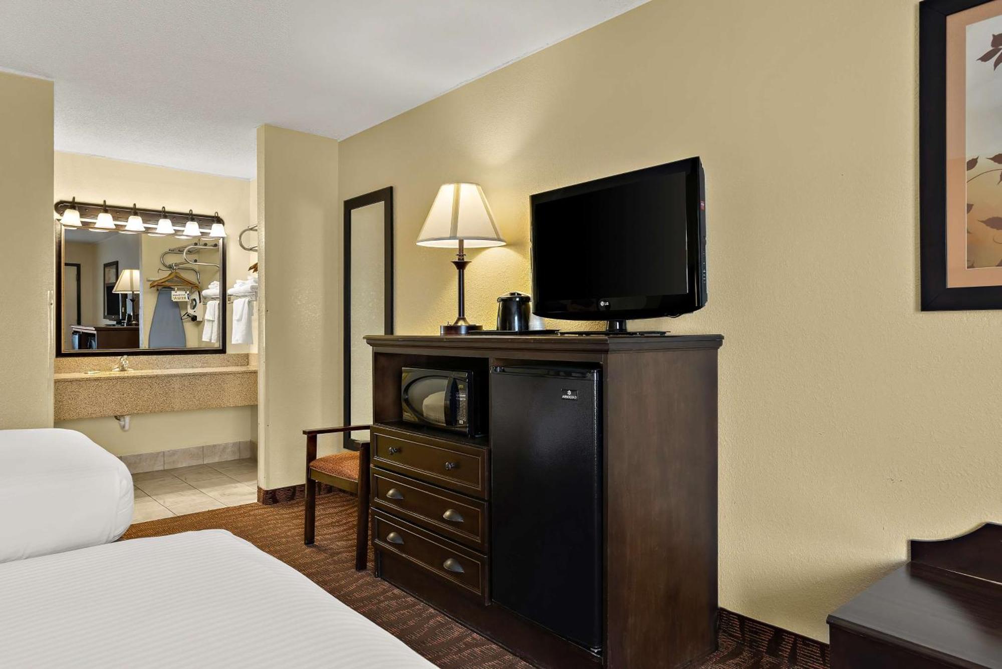 Best Western Center Pointe Inn Branson Exterior photo